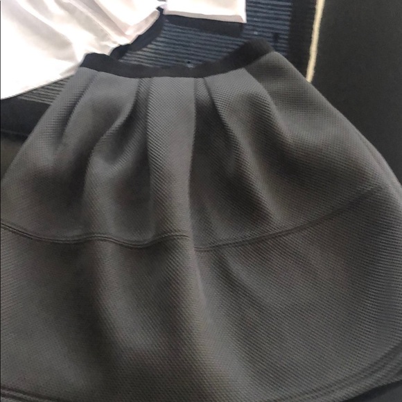 Two piece - Picture 4 of 4